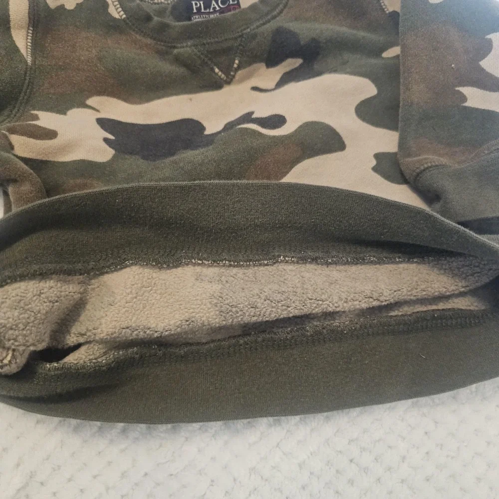 The Children's Place‎ Camouflage Crewneck (size: 18 mo.)